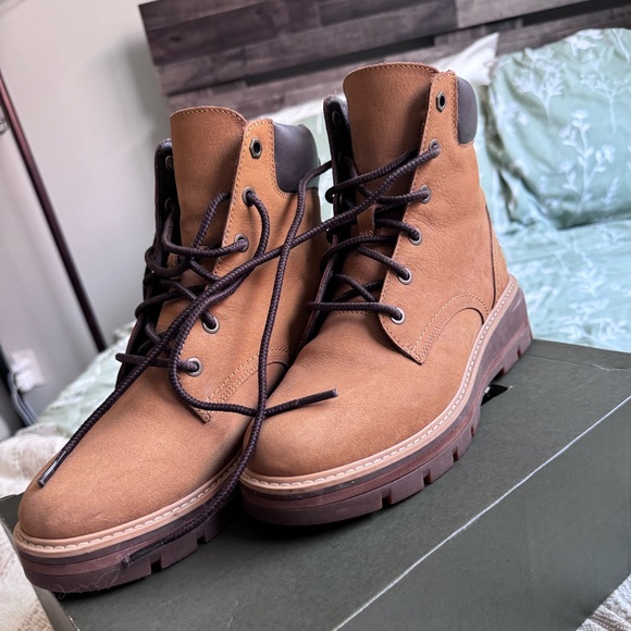 Timberlands - Picture 9 of 10